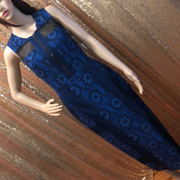 Dress - Picture 2 of 4